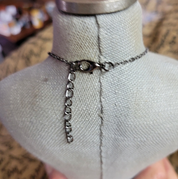 🛒🛍️💥NWT adorable spider necklace pendant 2×3 perfect for Halloween - Picture 6 of 6